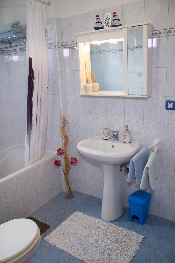 Room Adry Ровин Екстериор снимка